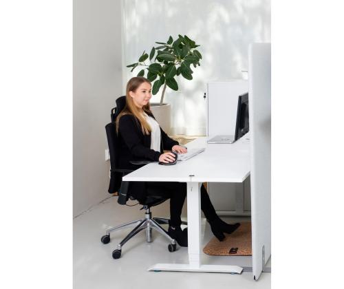 Tietokonetuoli FREE 707, musta