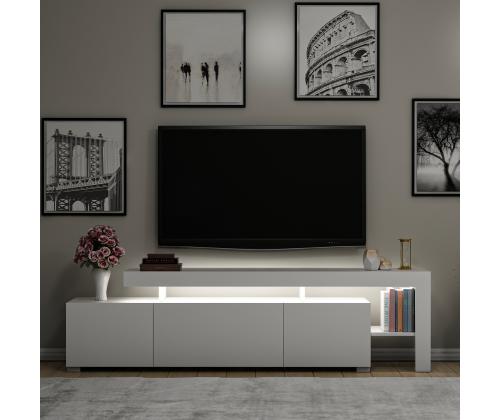 TV ylistää Beliziä - Valkoinen