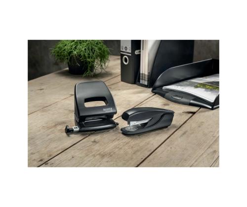 Lävistäjä Leitz NeXXt Recycle musta kapasiteeti 30 arkkia