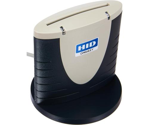 Henkilökortinlukija OMNIKEY 3121 pystyssä