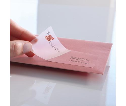 Tarratarra läpinäkyvästä polyesterikalvosta 99,1x38,1 mm AVERY L7563-25 arkkia pakkauksessa