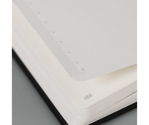 Muistilappu A5 neliön muotoinen, kumikahvalla Kompagnon Classic 192 sivua musta