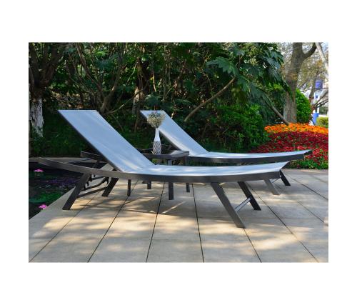 Lepotuolisarja ARIO harmaa, 2 lepotuolia 63x187xH40cm, pöytä 43x43xH40cm, teräs, tekstiiliistuin