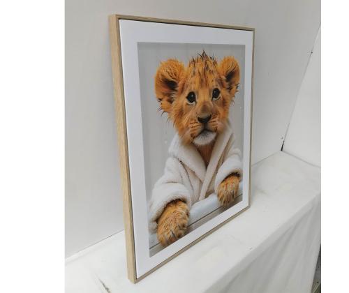 Taustakuva WALLY 40x50cm, leijona vauva