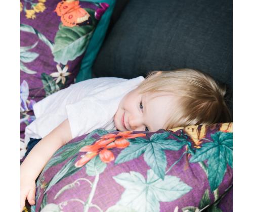 Tyyny AMAZONIA 45x45cm, kukat violetilla taustalla, 100% puuvillaa, kangas 249