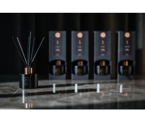 Kodinraikastaja CF Niche 50ml (Punainen rypäle / Omena / Ambra)