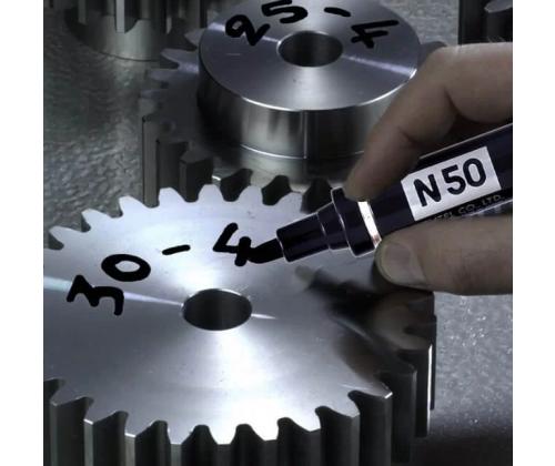 Pysyvä merkki PENTEL N50 kartiomaisella kärjellä ja metallikotelolla, sininen