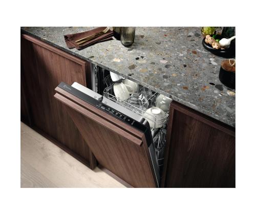 ELECTROLUX 300 AirDry, 9 astiasettiä - Integroitu astianpesukone
