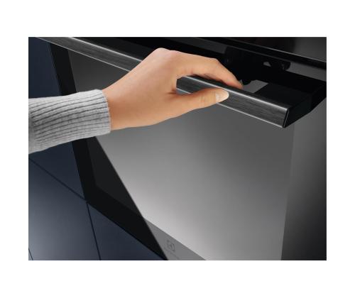ELECTROLUX, 8 toimintovyöhykettä, 65 L, musta - Integroitu uuni