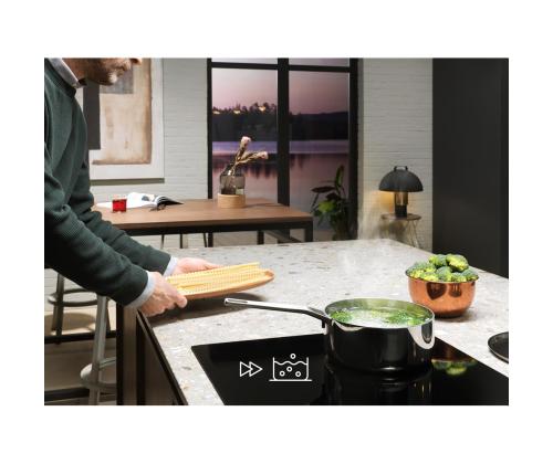 Electrolux 300 Basic, leveys 52 cm, kehyksetön, musta - Integroitu induktioliesi