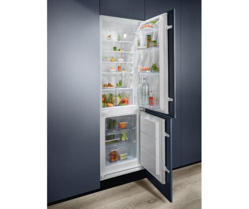 Electrolux 500, Low Frost, 271 L, 178 cm - Integroitu jääkaappi-pakastin