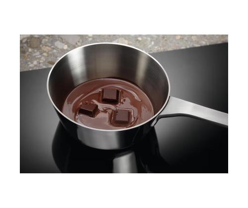 Electrolux 300 Basic, leveys 52 cm, kehyksetön, musta - Integroitu induktioliesi