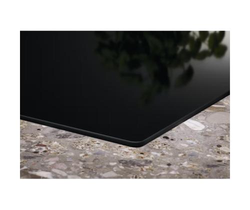 Electrolux 300 Basic, leveys 52 cm, kehyksetön, musta - Integroitu induktioliesi