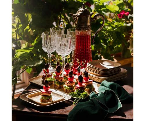 Palmunlehdistä valmistettu neliölevy VEGWARE 25 kpl:n pakkauksessa