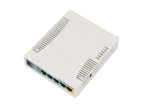 Tukiasema MIKROTIK IEEE 802.11b IEEE 802.11g IEEE 802.11n 1xUSB 2.0 5x10/100M RB951UI-2HND
