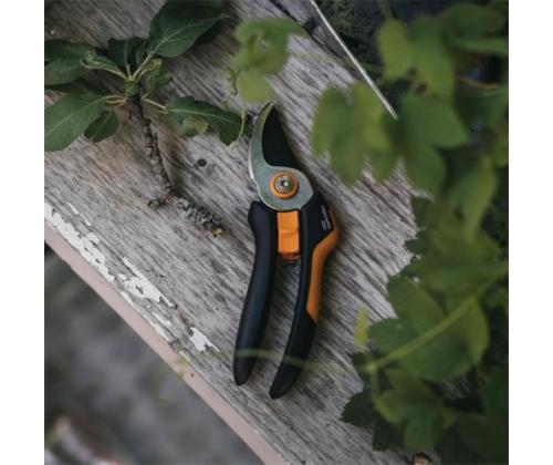 Fiskars Solid M P321 (1057162) ohitusleikkuri