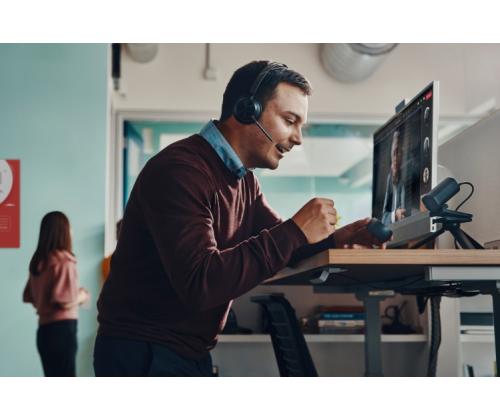 Poly Voyager Focus 2 langattomat kuulokkeet, Bluetooth, BT700 USB-C-sovitin, USB-C/A-sovitin, musta (SPEC)