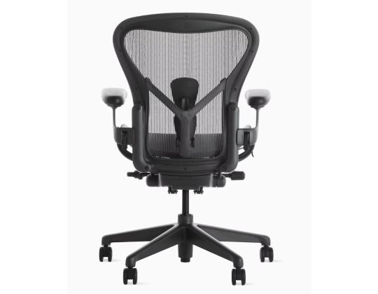 Työtuolihairman Herman Miller Aeron B musta