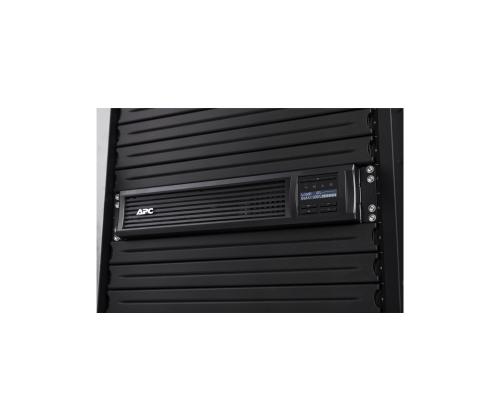 APC SmartConnect UPS SMT 2200 VA telineasennettuna