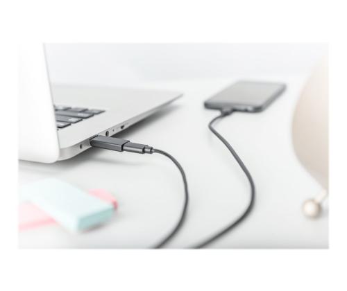 ASSMANN USB Type - C sovitintyyppi A–C