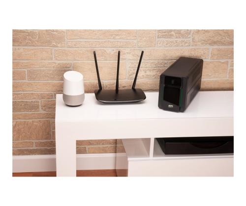 APC Easy UPS BVX 900VA 230 V IEC