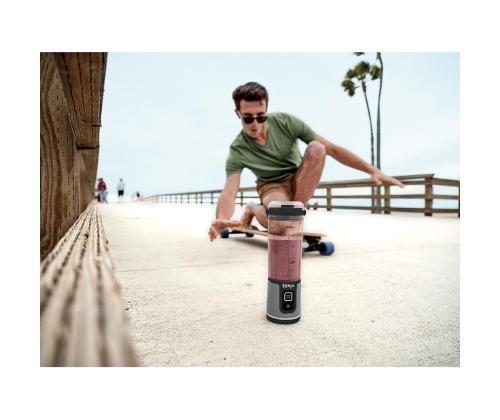 Ninja Blast, musta - Kannettava johdoton tehosekoitin