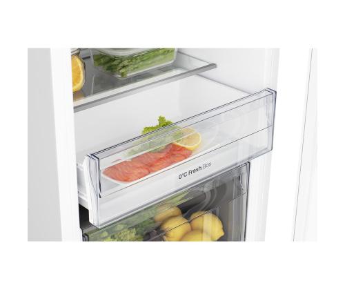 Hisense, 300 L, korkeus 178 cm - Integroitu jääkaappipakastin