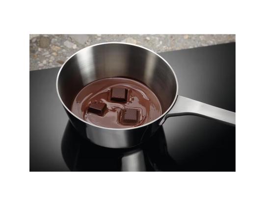 Electrolux 300 Basic, leveys 52 cm, kehyksetön, musta - Integroitu induktioliesi