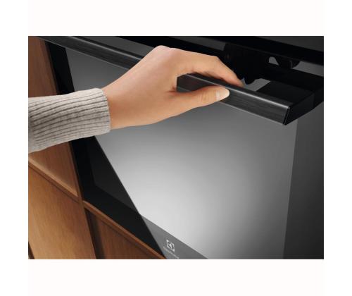 Electrolux 800 Series MealAssist, 70 L, musta - Integroitu höyryuuni