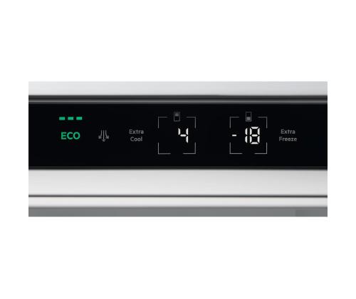Electrolux 700 Series, No Frost, 256 L, korkeus 178 cm - Integroitu jääkaappi-pakastin