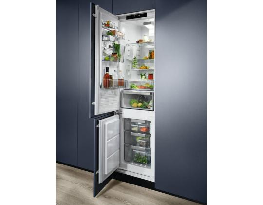 Electrolux, 274 L, korkeus 189 cm - Integroitu jääkaappi