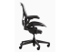 Työtuolihairman Herman Miller Aeron B musta