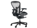 Työtuolihairman Herman Miller Aeron B musta